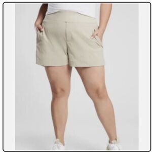 Athleta Tan Trekkie North Short size 26